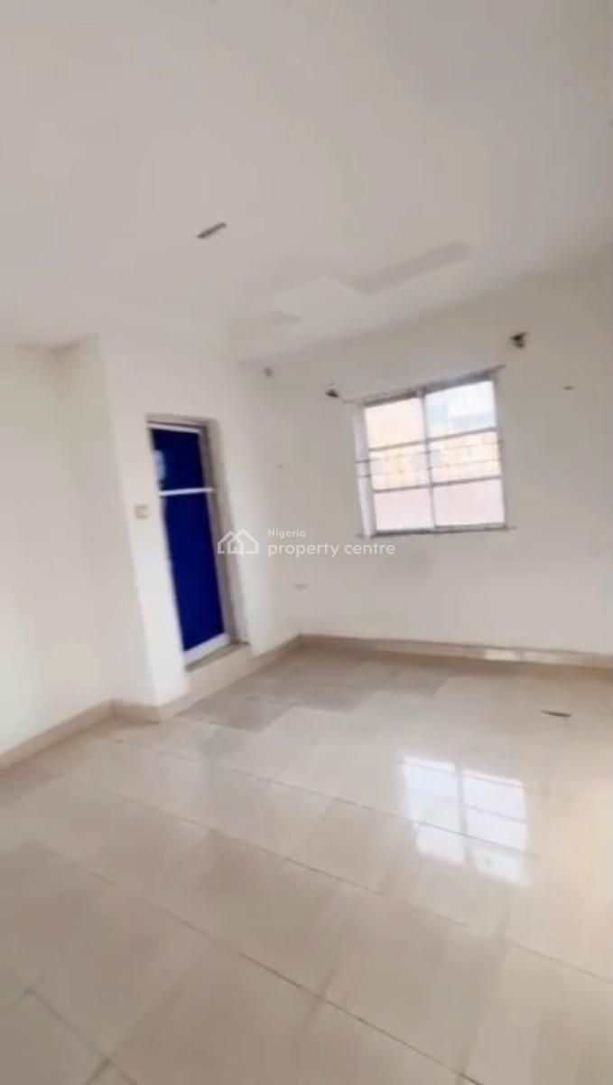 Standard 2 Bedroom Apartment, Shomolu, Lagos, Flat / Apartment for Rent