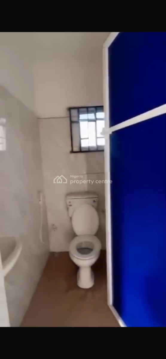 Standard 2 Bedroom Apartment, Shomolu, Lagos, Flat / Apartment for Rent