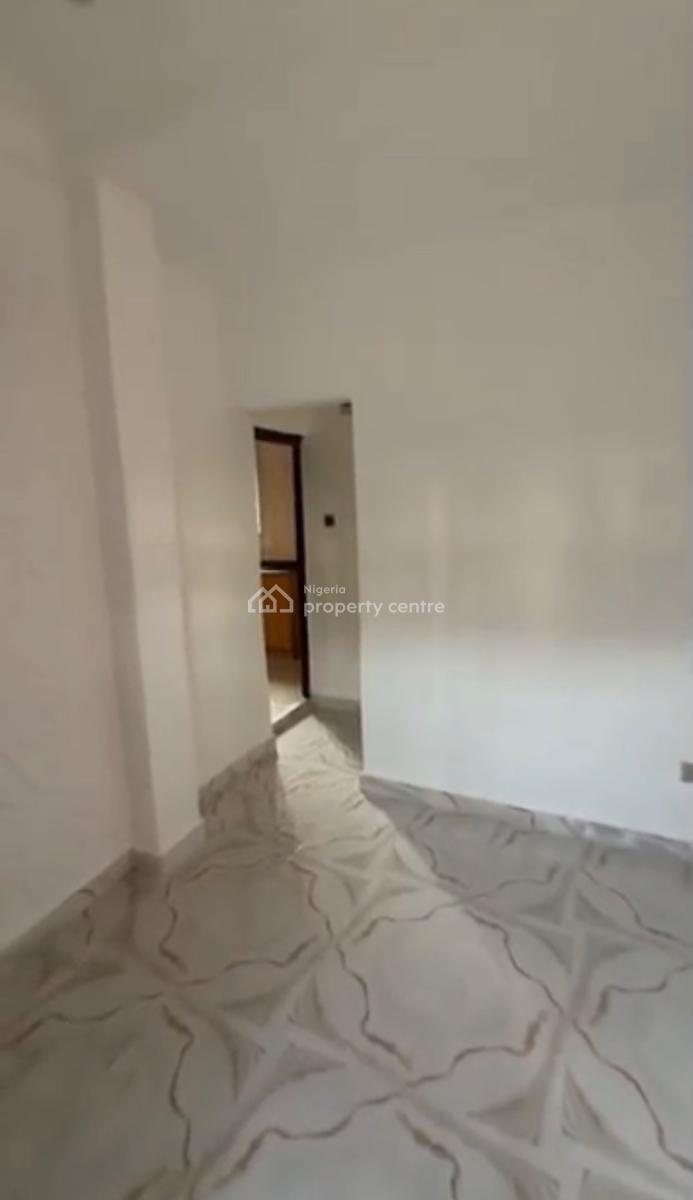 Neat and Standard Mini Flat, Adekunle, Yaba, Lagos, Mini Flat (room and Parlour) for Rent