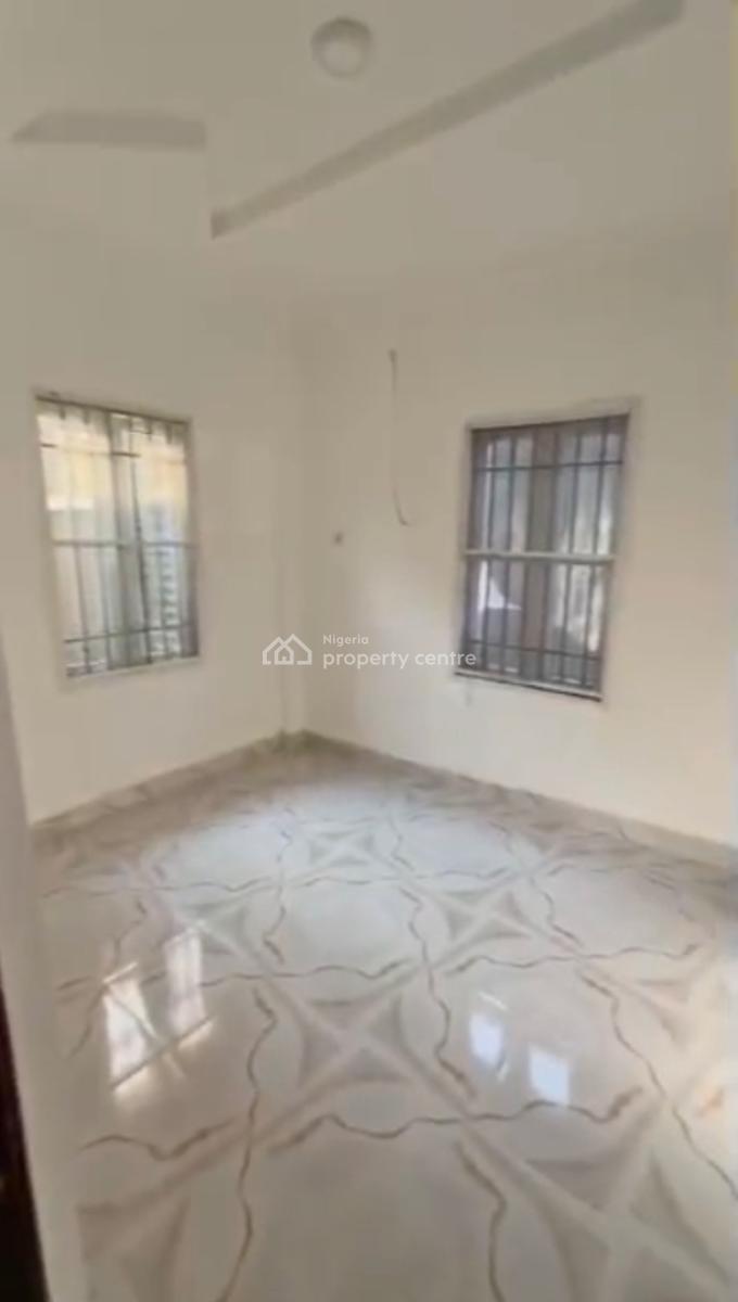 Neat and Standard Mini Flat, Adekunle, Yaba, Lagos, Mini Flat (room and Parlour) for Rent