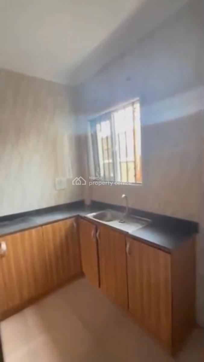 Neat and Standard Mini Flat, Adekunle, Yaba, Lagos, Mini Flat (room and Parlour) for Rent