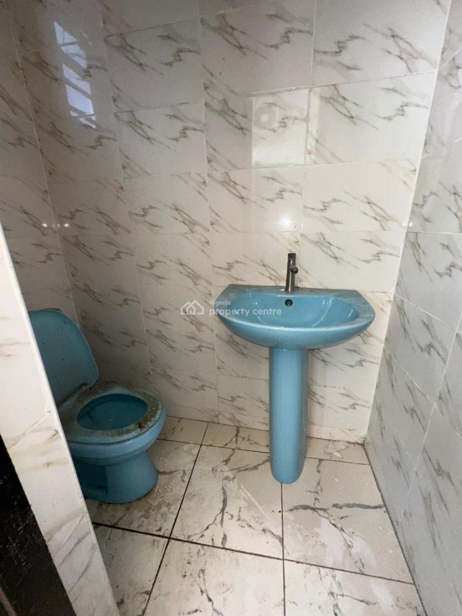 Specious 2bedroom Flat, Salem Ikate Lekki, Lekki, Lagos, Flat / Apartment for Rent