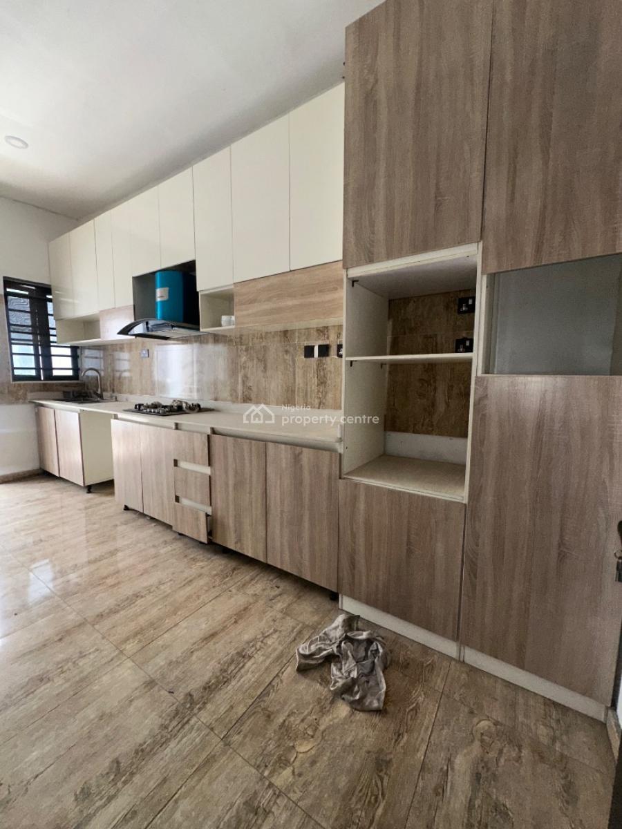Specious 2bedroom Flat, Salem Ikate Lekki, Lekki, Lagos, Flat / Apartment for Rent
