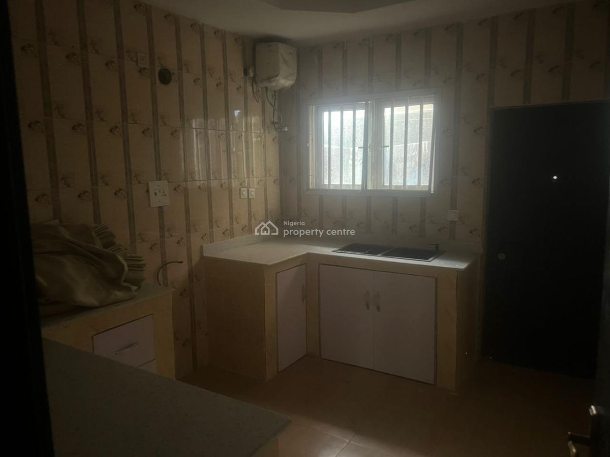 Well Maintained 3 Bedroom Terrace, Osapa, Lekki, Lagos, Terraced Duplex for Rent