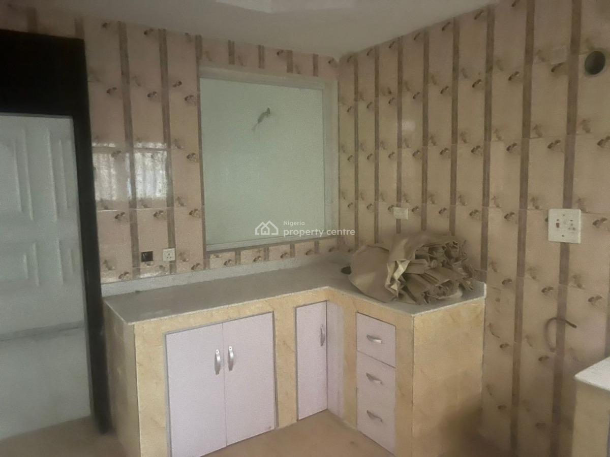 Well Maintained 3 Bedroom Terrace, Osapa, Lekki, Lagos, Terraced Duplex for Rent