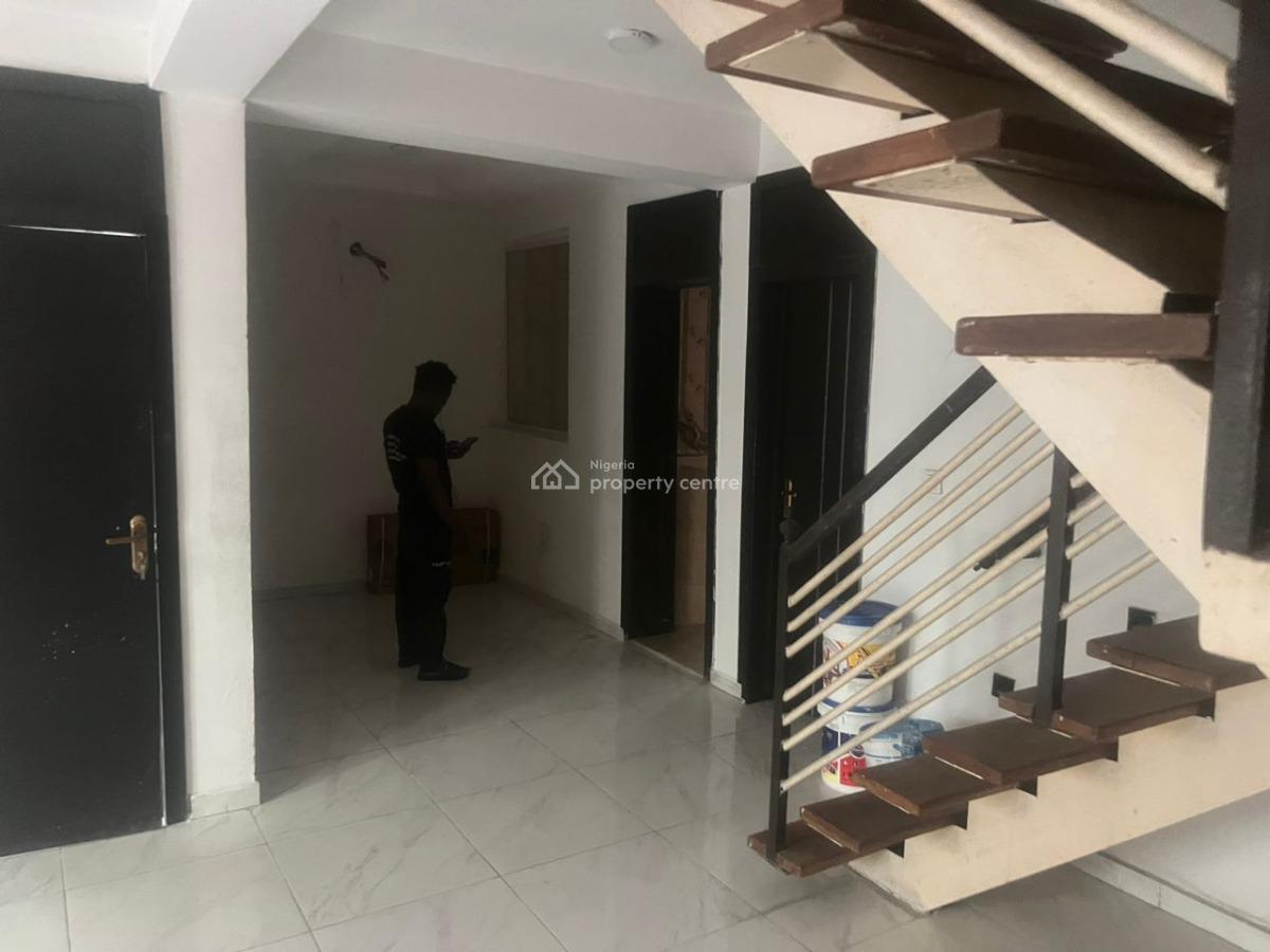 Well Maintained 3 Bedroom Terrace, Osapa, Lekki, Lagos, Terraced Duplex for Rent