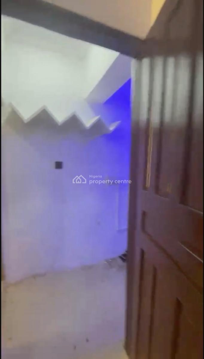 Well Renovated Miniflat with Pop in Strategic Location, Ori-oke, Ogudu, Lagos, Mini Flat (room and Parlour) for Rent