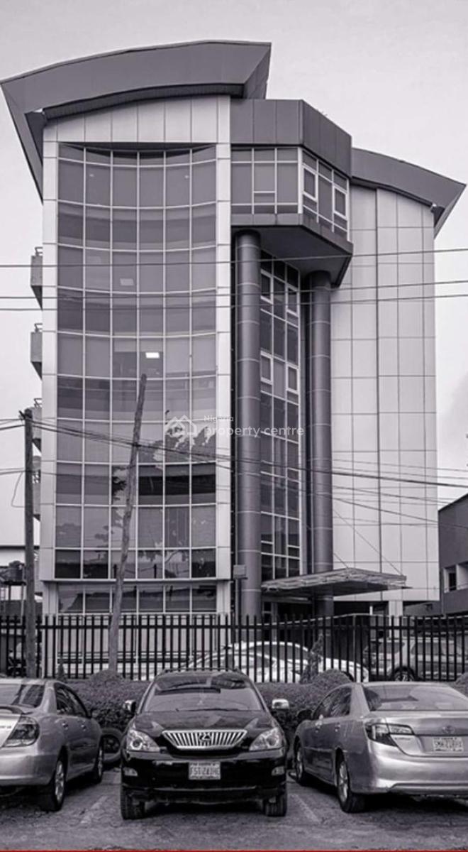 Luxury Office Building Setting on 2000sqm, Victoria Island (vi), Lagos, Office Space for Sale