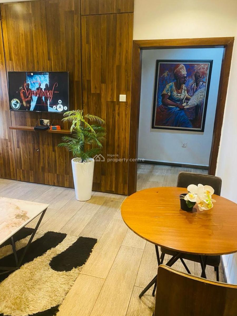 Top Floor 1 Bedroom Apartment, Lekki Phase 1, Lekki, Lagos, Flat / Apartment for Rent