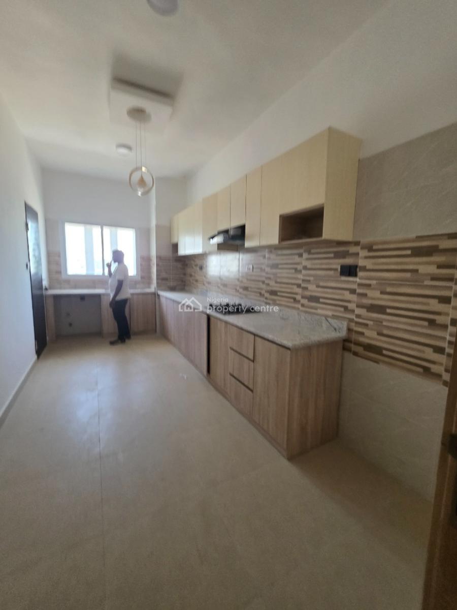 Luxury 3 Bedroom Apartment with Excellent Finishing, Off Mobil Road Ilaje, Lekki Phase 2, Lekki, Lagos, Flat / Apartment for Rent