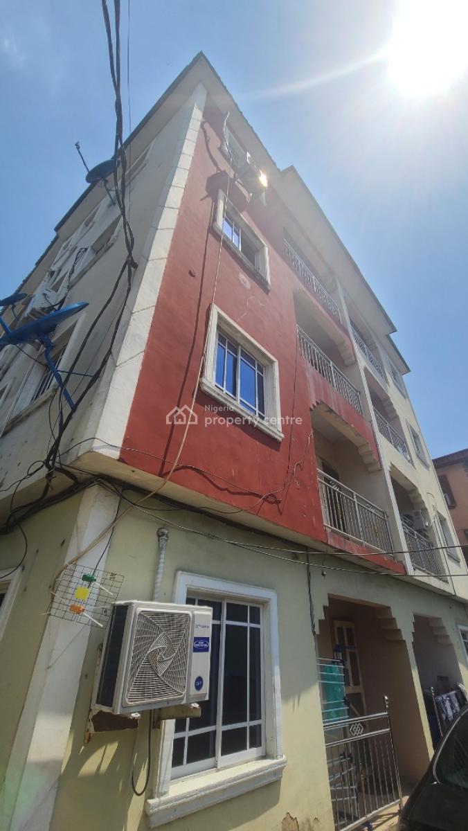 Standard 1 Bedroom Flat Upstairs with 1 Toilet 1 Bath, Off Aborishade Road, Lawanson, Surulere, Lagos, Mini Flat (room and Parlour) for Rent