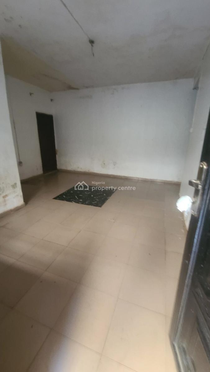 Standard 1 Bedroom Flat Upstairs with 1 Toilet 1 Bath, Off Aborishade Road, Lawanson, Surulere, Lagos, Mini Flat (room and Parlour) for Rent