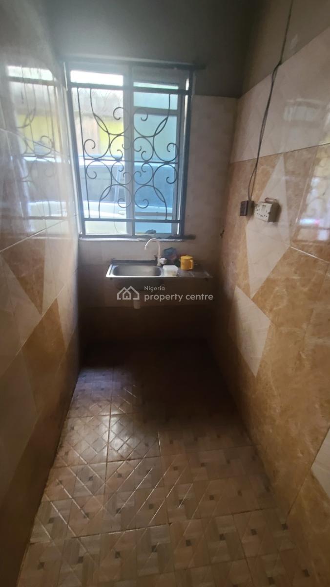Standard 1 Bedroom Flat Upstairs with 1 Toilet 1 Bath, Off Aborishade Road, Lawanson, Surulere, Lagos, Mini Flat (room and Parlour) for Rent