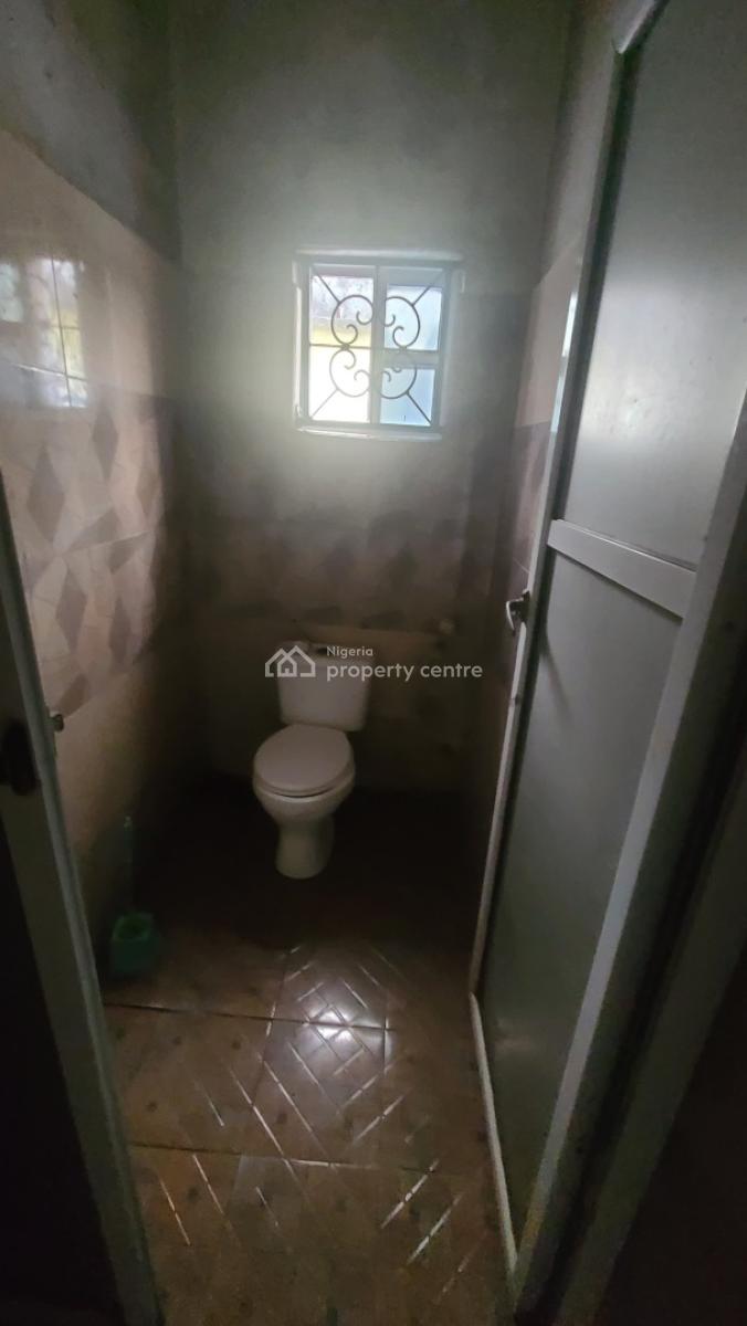 Standard 1 Bedroom Flat Upstairs with 1 Toilet 1 Bath, Off Aborishade Road, Lawanson, Surulere, Lagos, Mini Flat (room and Parlour) for Rent