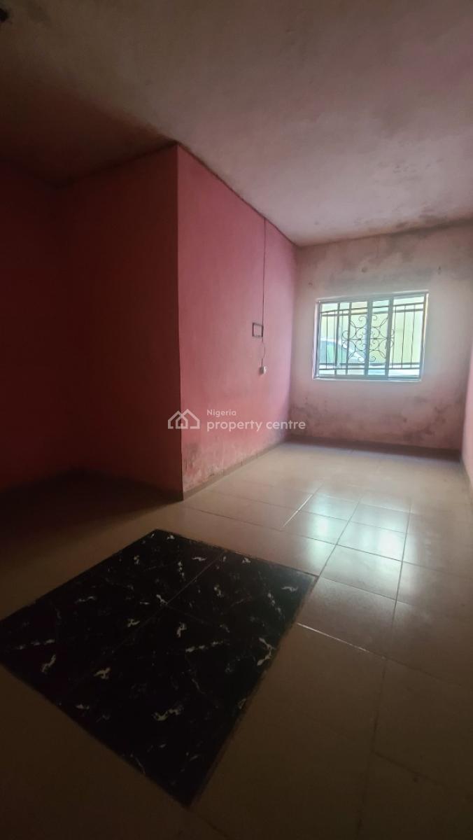 Standard 1 Bedroom Flat Upstairs with 1 Toilet 1 Bath, Off Aborishade Road, Lawanson, Surulere, Lagos, Mini Flat (room and Parlour) for Rent