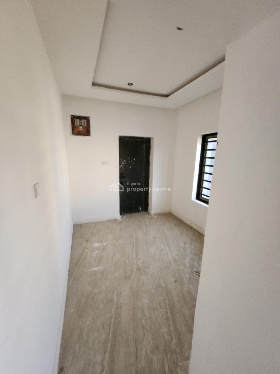 Clean New 2 Bedroom Flat, Tarred Road, Wuse, Abuja, Flat / Apartment for Rent