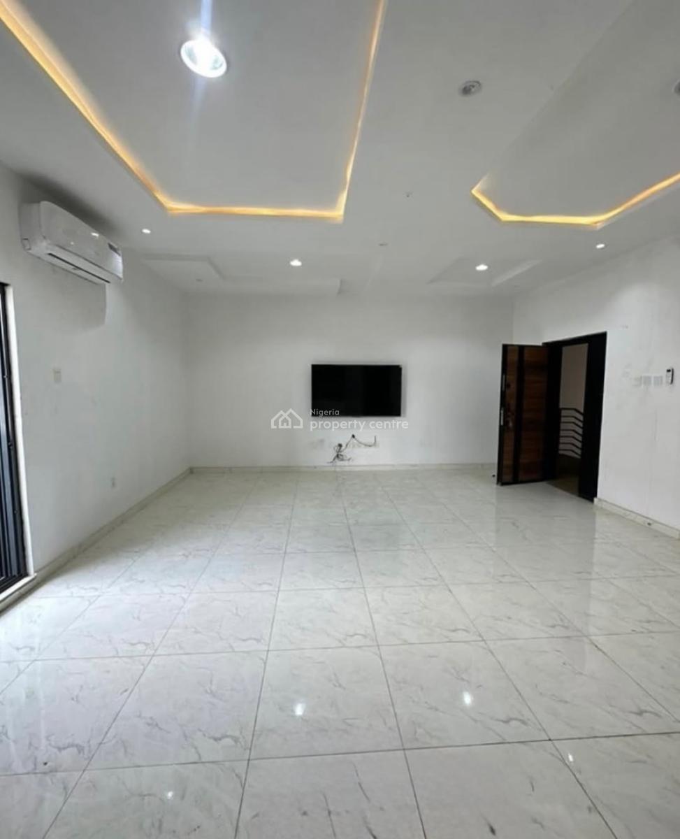 Well Built 2 Bedroom Apartment with En-suite Rooms, Freedom Way, Lekki Phase 1, Lekki, Lagos, Flat / Apartment for Rent