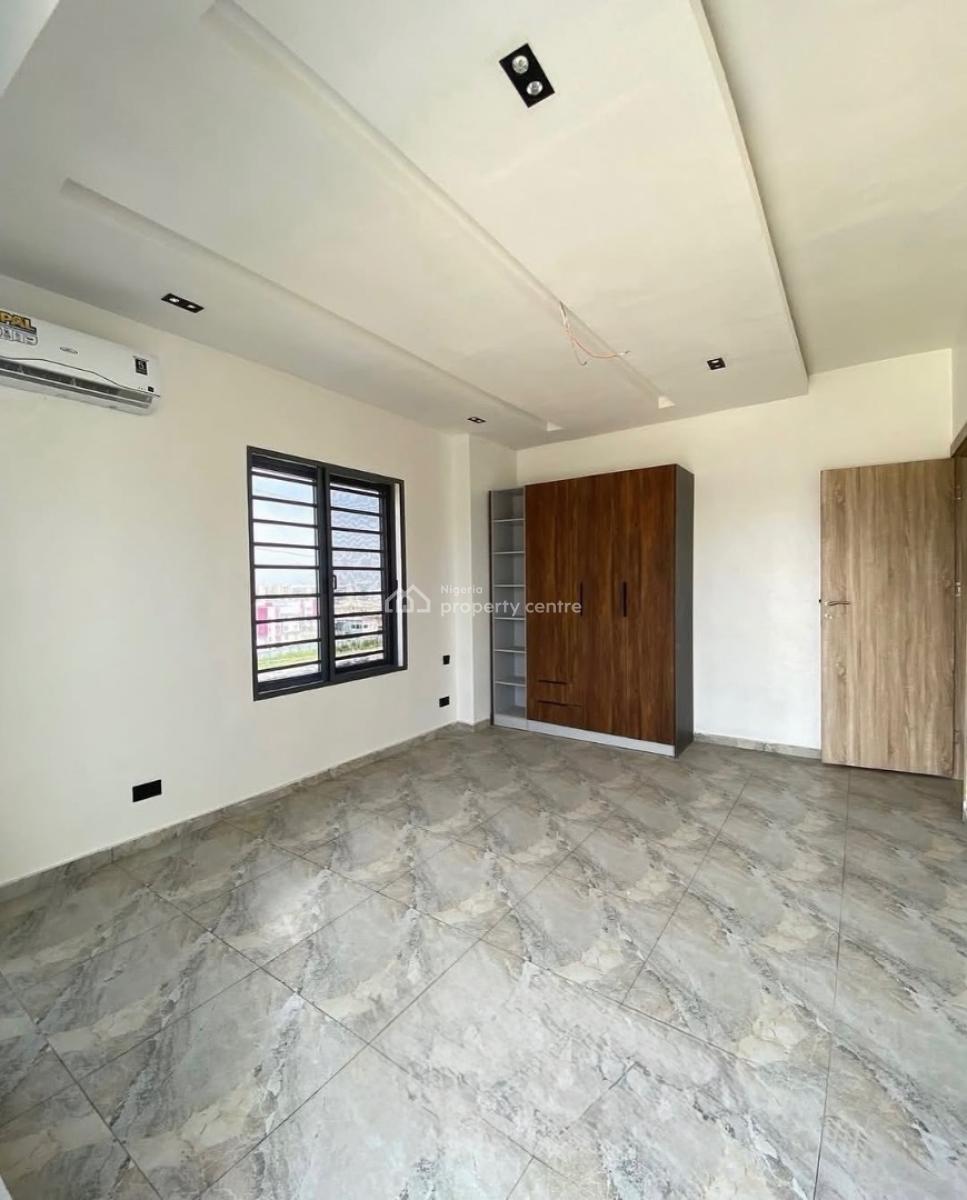 Fully Serviced 3 Bedroom Apartment with Swimming Pool, Lekki Right, Lekki Phase 1, Lekki, Lagos, Flat / Apartment for Rent