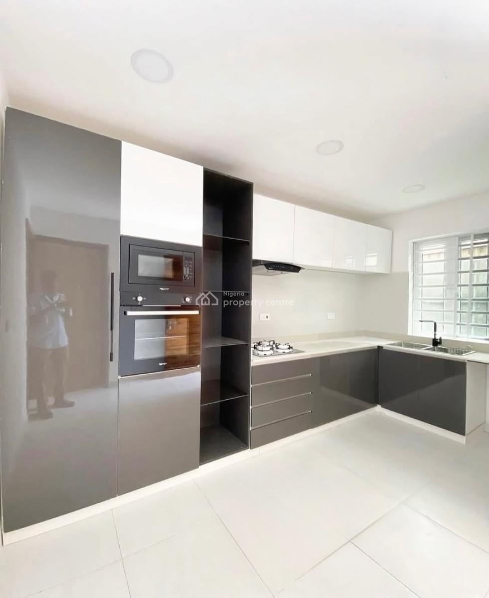 Spacious 4 Bedroom Terrace with Gym, Lekki Phase 1, Lekki, Lagos, Terraced Duplex for Rent
