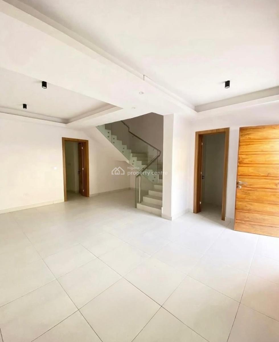 Spacious 4 Bedroom Terrace with Gym, Lekki Phase 1, Lekki, Lagos, Terraced Duplex for Rent