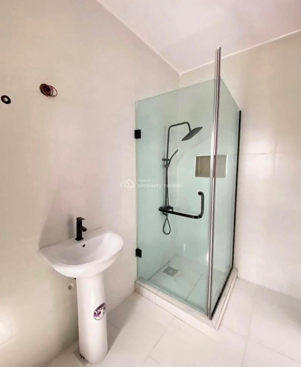 Spacious 4 Bedroom Terrace with Gym, Lekki Phase 1, Lekki, Lagos, Terraced Duplex for Rent