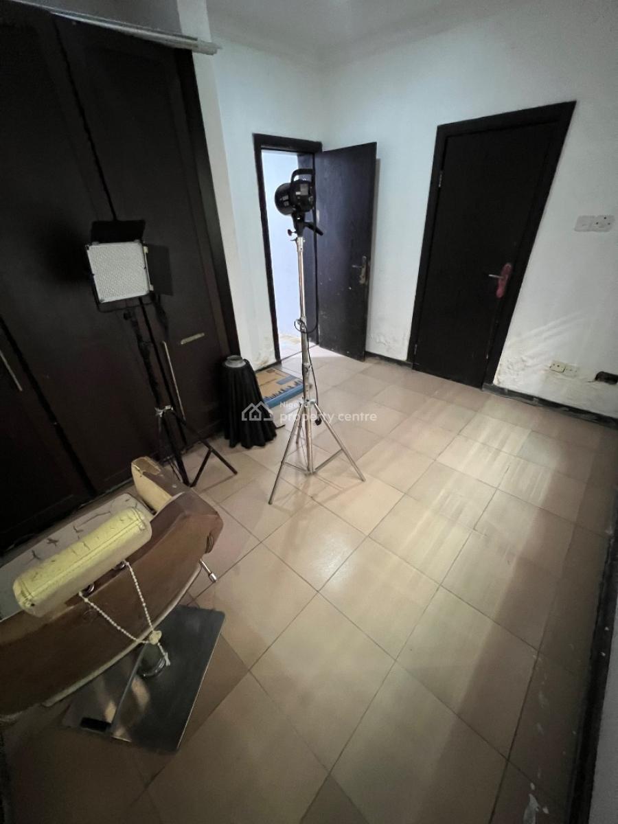 Affordable 1-room Commercial Space. Suitable for Studio, Office, Salon, Adebimpe Adewunmi Street, Lekki Phase 1, Lekki, Lagos, Commercial Property for Rent