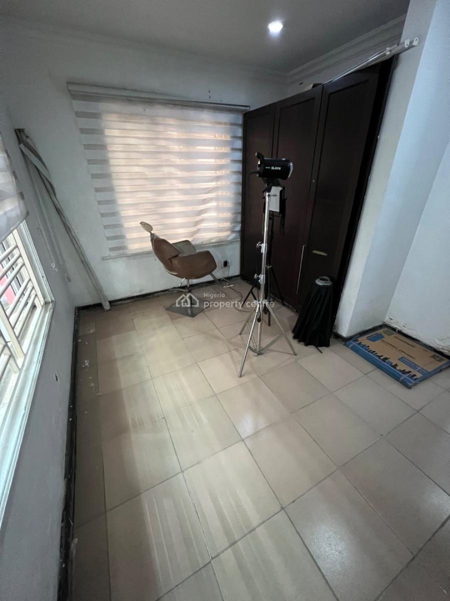 Affordable 1-room Commercial Space. Suitable for Studio, Office, Salon, Adebimpe Adewunmi Street, Lekki Phase 1, Lekki, Lagos, Commercial Property for Rent