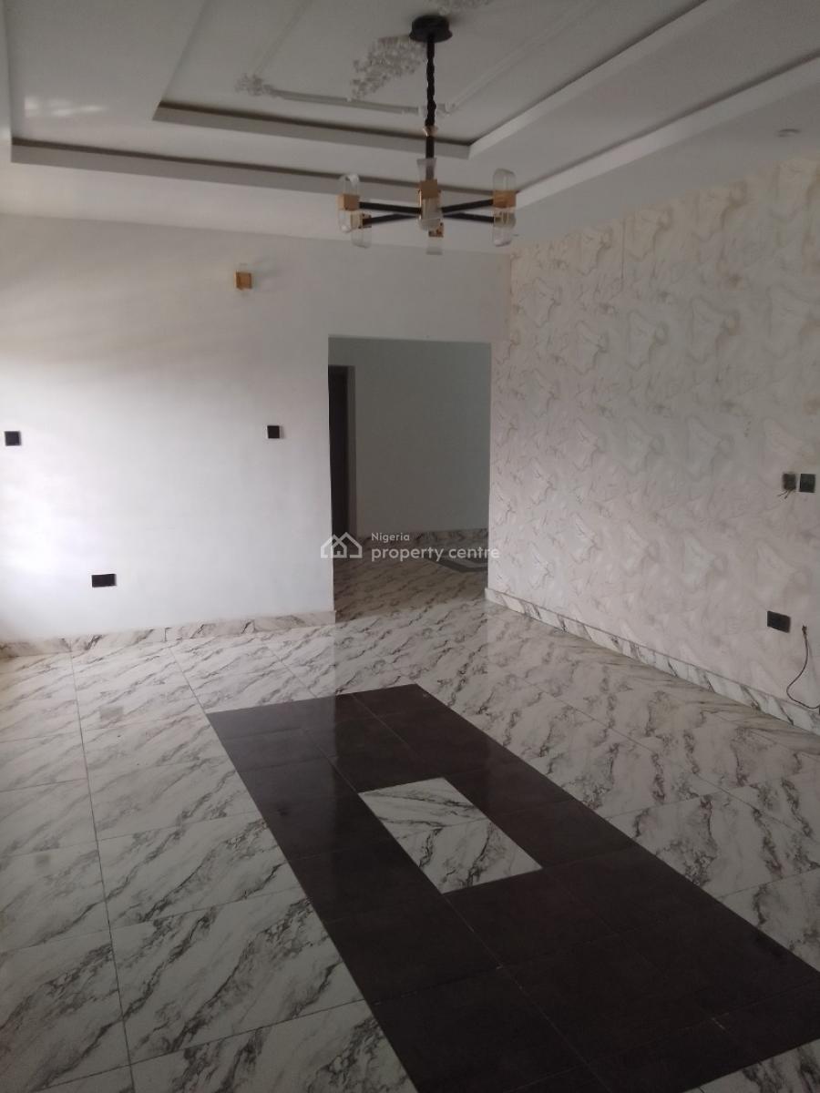 3 Bedroom Apartment Upstairs, Ilaje, Ajah, Lagos, Flat / Apartment for Rent