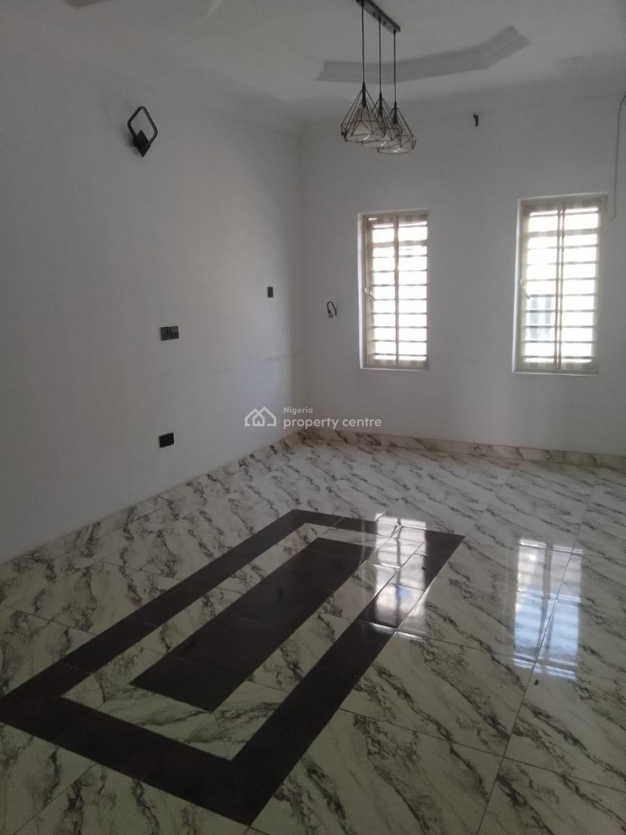 3 Bedroom Apartment Upstairs, Ilaje, Ajah, Lagos, Flat / Apartment for Rent