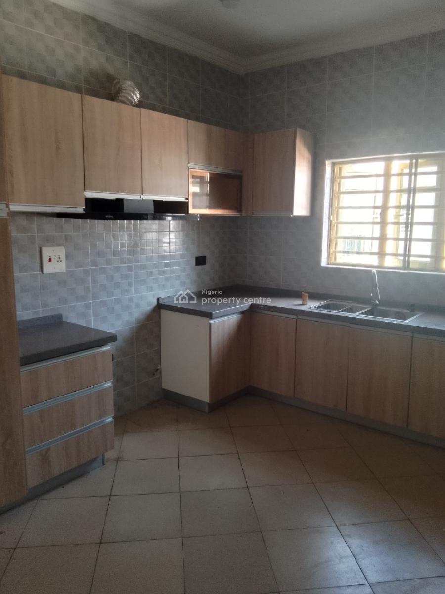 3 Bedroom Apartment Upstairs, Ilaje, Ajah, Lagos, Flat / Apartment for Rent