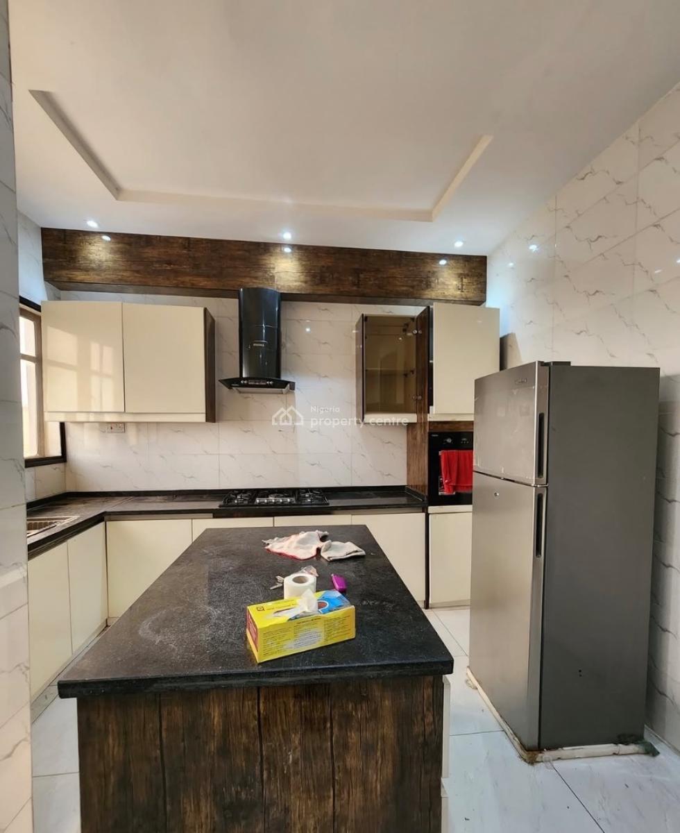 Serviced 3 Bedroom Apartments with Spacious Rooms and Elevator, Lekki Phase 1, Lekki, Lagos, Flat / Apartment for Rent