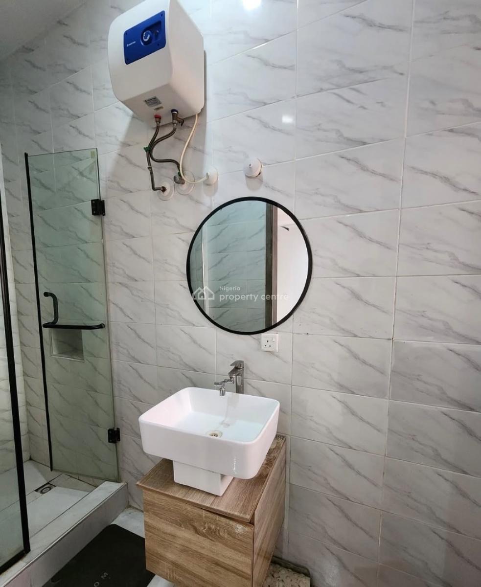 Serviced 3 Bedroom Apartments with Spacious Rooms and Elevator, Lekki Phase 1, Lekki, Lagos, Flat / Apartment for Rent