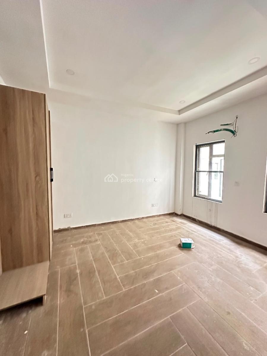 Well-built Luxury Spacious 1 Bedroom Apartment with an Elevator, Lekki Phase 1, Lekki, Lagos, Flat / Apartment for Sale