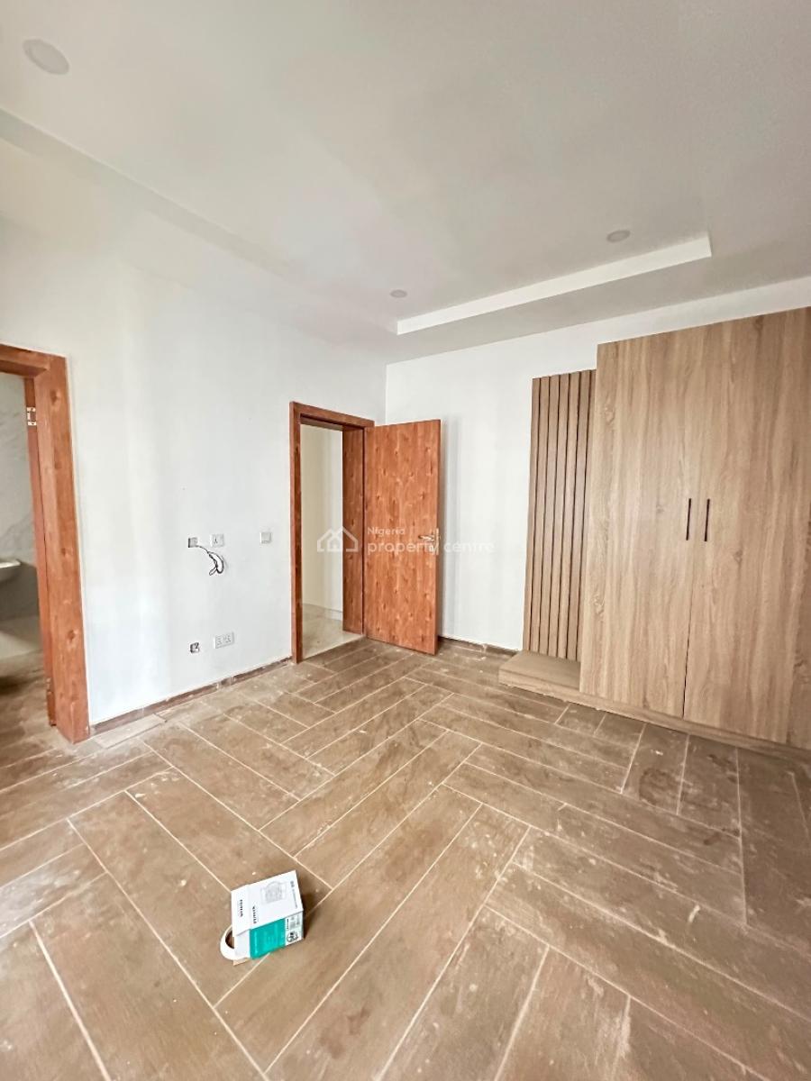 Well-built Luxury Spacious 1 Bedroom Apartment with an Elevator, Lekki Phase 1, Lekki, Lagos, Flat / Apartment for Sale