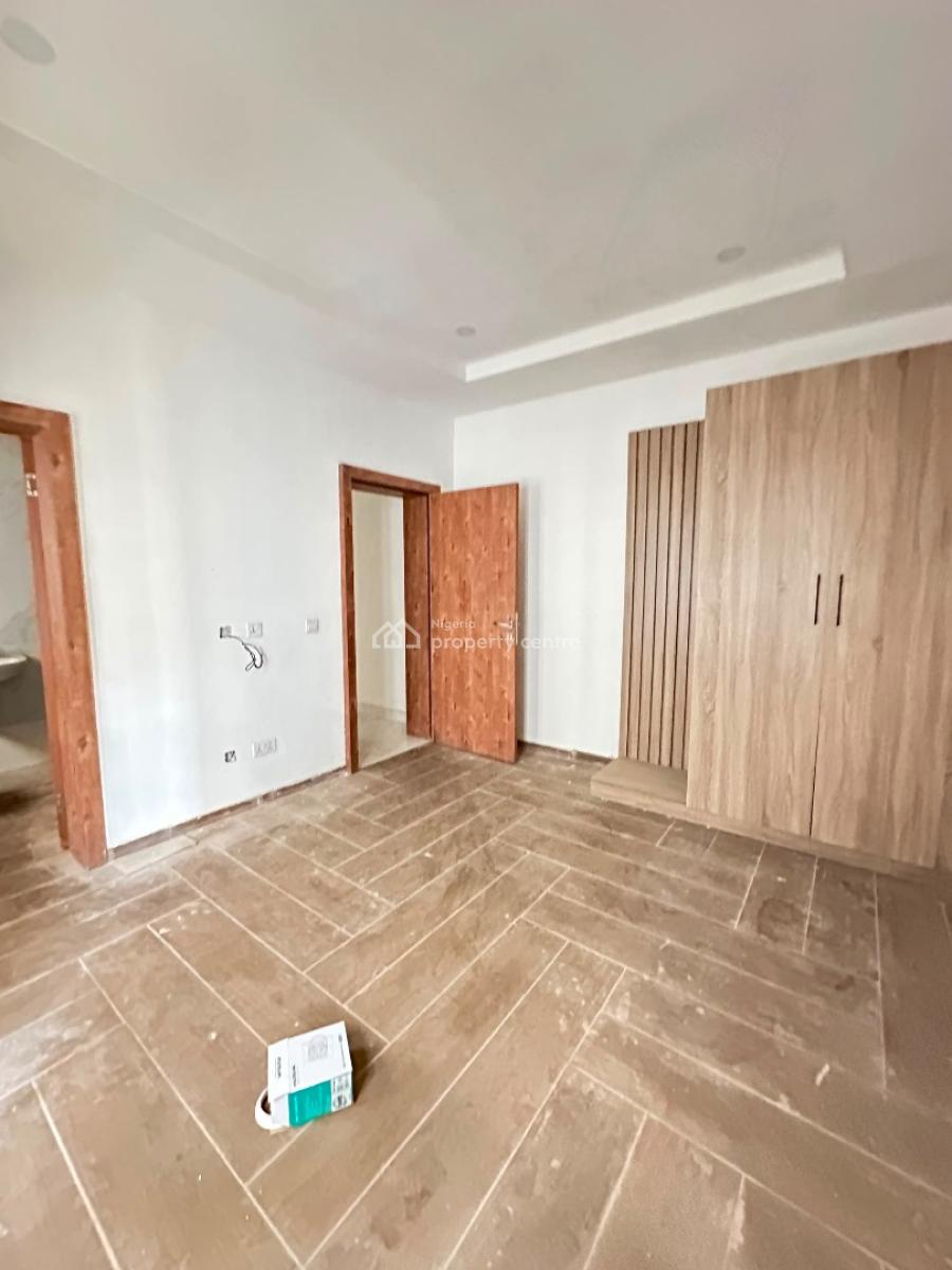 Well-built Luxury Spacious 1 Bedroom Apartment with an Elevator, Lekki Phase 1, Lekki, Lagos, Flat / Apartment for Sale