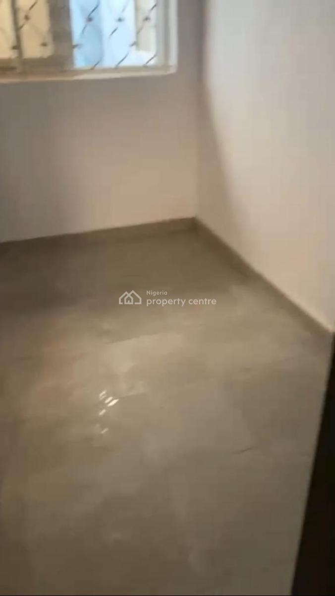 Lovely 2 Bedroom Flat, Ibidun Street Off Ojuelegba, Surulere, Lagos, Flat / Apartment for Rent