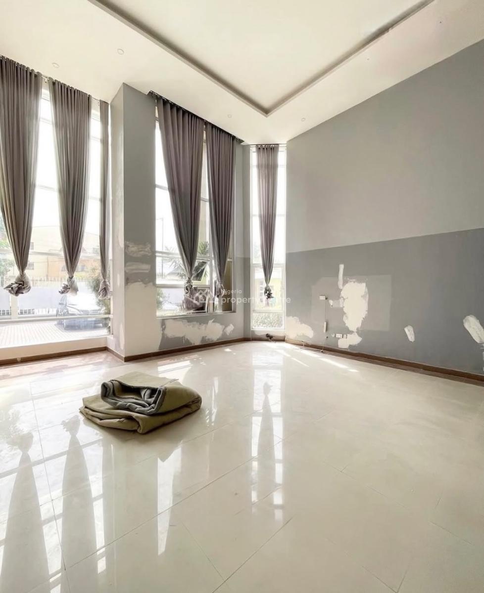 Fully Serviced 3 Bedroom Penthouse Apartment, We’ll Built Apartment with High Ceilings and Ample Parking, Lekki Phase 1, Lekki, Lagos, House for Rent