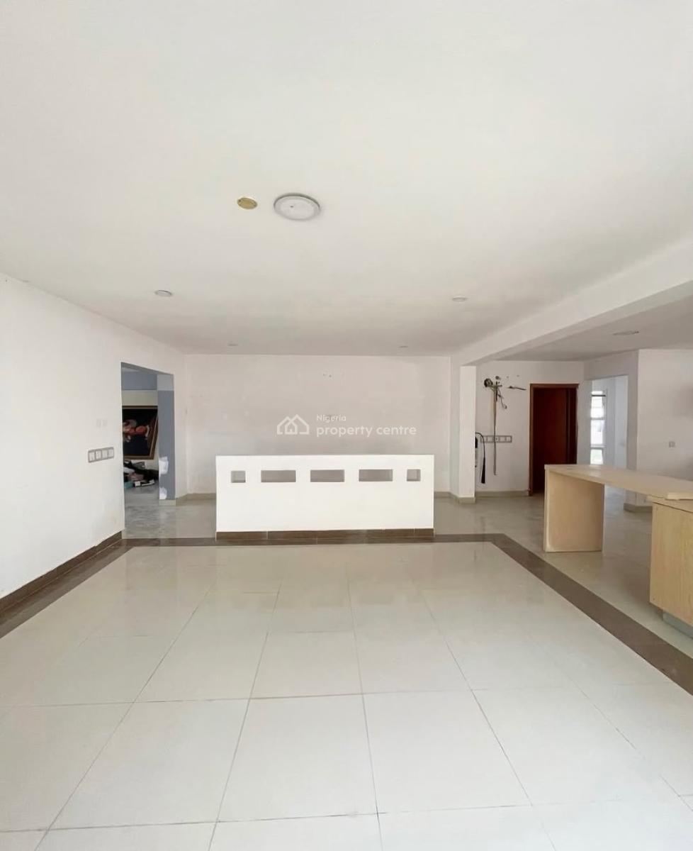 Fully Serviced 3 Bedroom Penthouse Apartment, We’ll Built Apartment with High Ceilings and Ample Parking, Lekki Phase 1, Lekki, Lagos, House for Rent