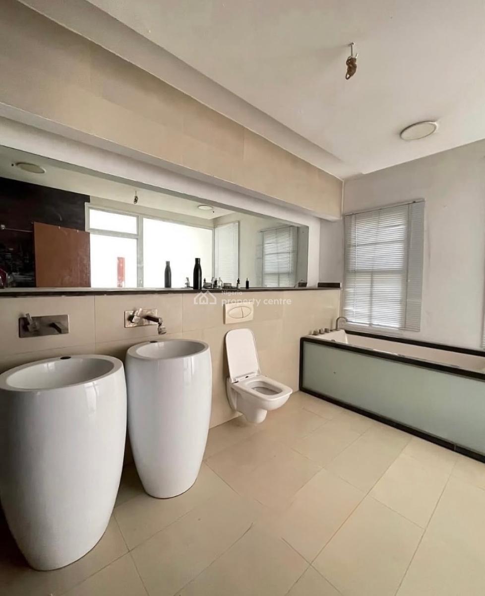 Fully Serviced 3 Bedroom Penthouse Apartment, We’ll Built Apartment with High Ceilings and Ample Parking, Lekki Phase 1, Lekki, Lagos, House for Rent