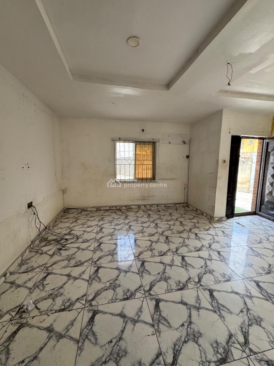 Relatively New 3 Bedroom Apartment, Off Baptist, Gbagada Phase 2, Gbagada, Lagos, Flat / Apartment for Rent