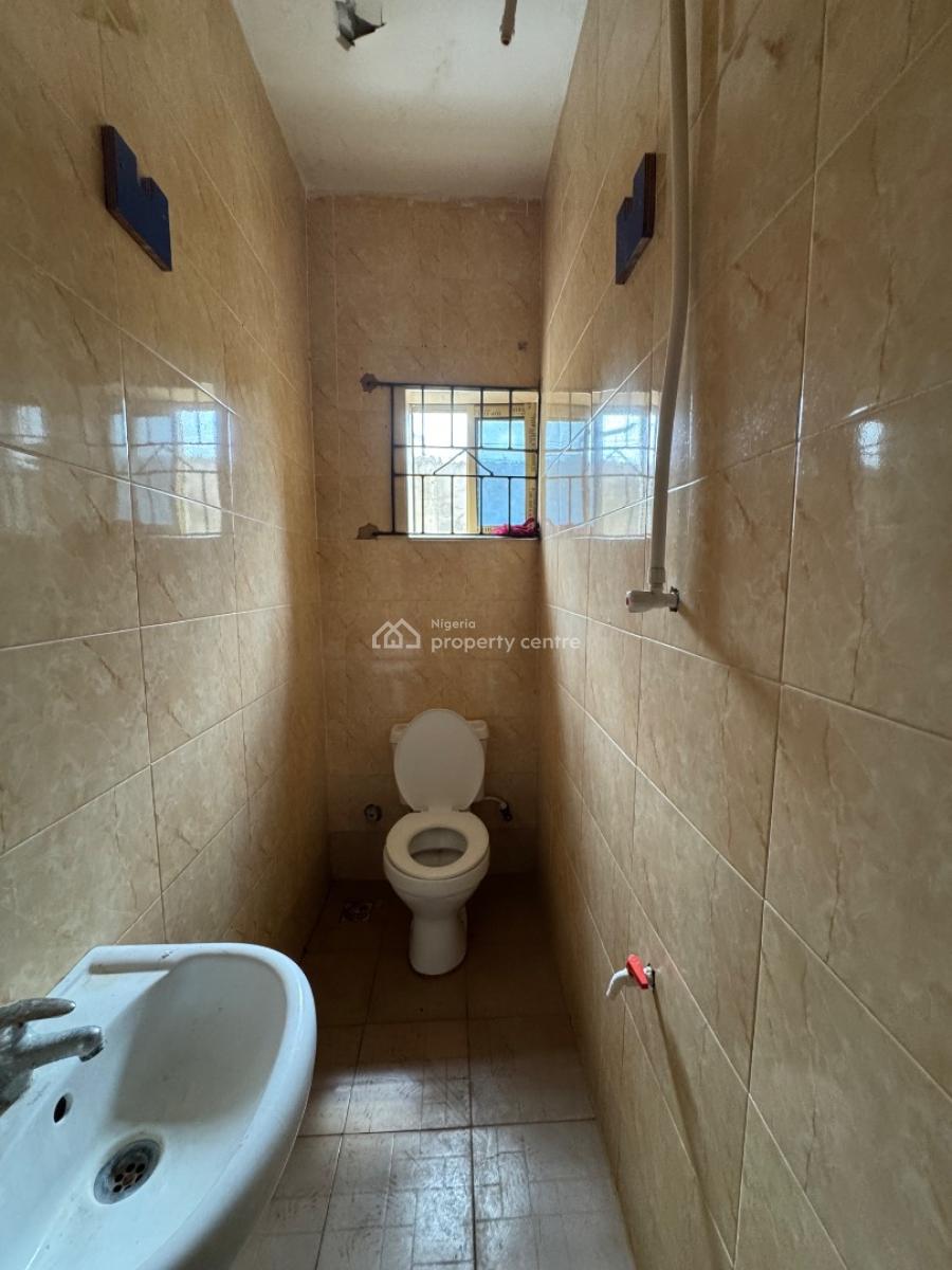 Relatively New 3 Bedroom Apartment, Off Baptist, Gbagada Phase 2, Gbagada, Lagos, Flat / Apartment for Rent