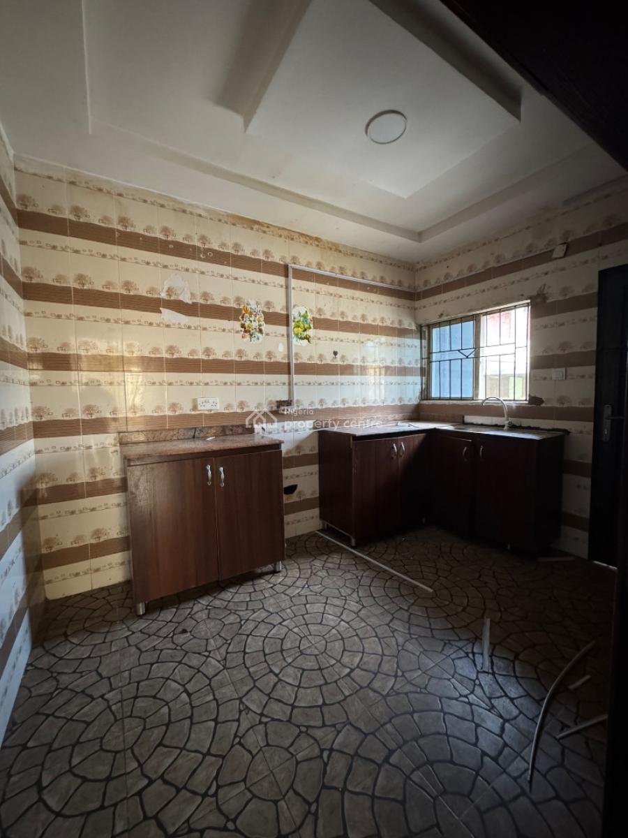 Relatively New 3 Bedroom Apartment, Off Baptist, Gbagada Phase 2, Gbagada, Lagos, Flat / Apartment for Rent