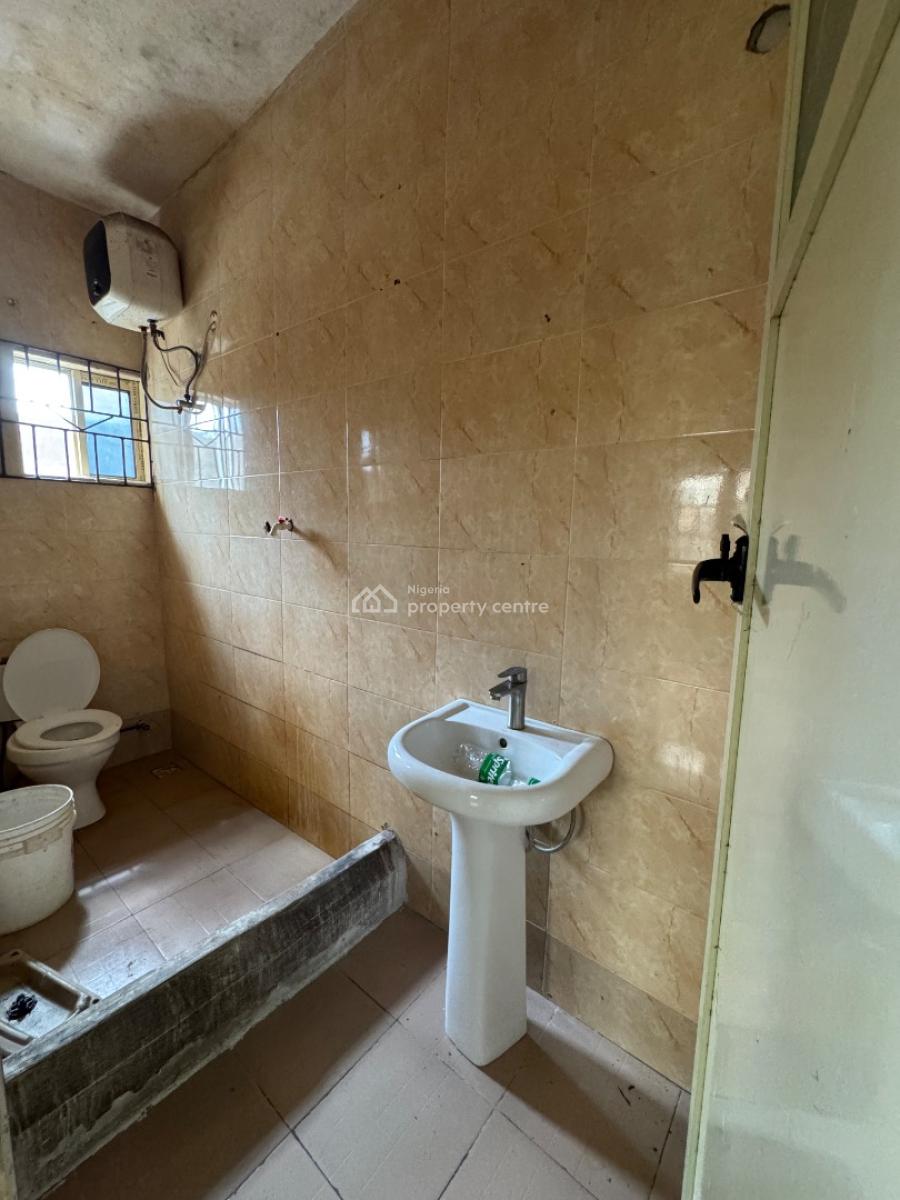 Relatively New 3 Bedroom Apartment, Off Baptist, Gbagada Phase 2, Gbagada, Lagos, Flat / Apartment for Rent