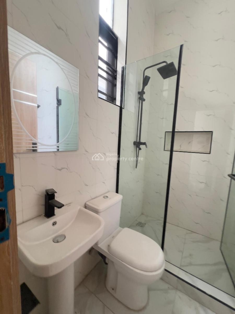 Spacious 3 Bedroom Terrace Duplex, Chevron, Lekki, Lagos, Terraced Duplex for Rent