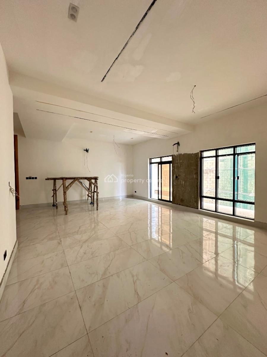 Uniquely-built Spacious Luxury 3 Bedroom Penthouse with Bq and Laundry, Lekki Phase 1, Lekki, Lagos, House for Sale