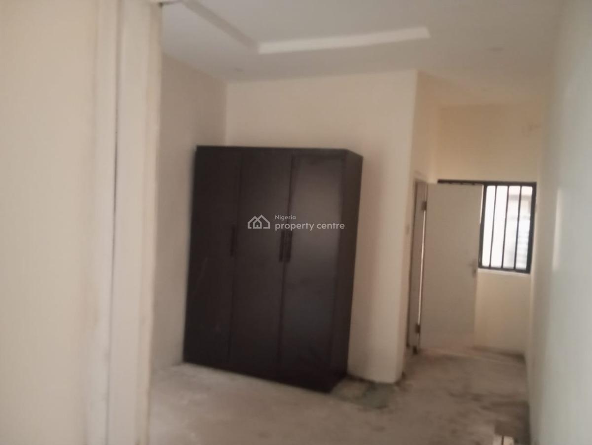 Neat 3 Bedroom Flat, Gra Phase 2, Magodo, Lagos, Flat / Apartment for Rent