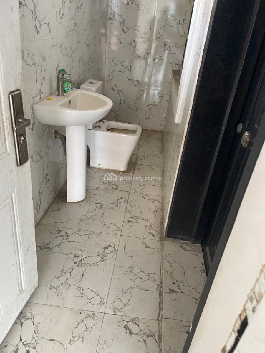 Shop Or Office Place with Mini Office, Lekki Phase 1, Lekki, Lagos, Office Space for Rent