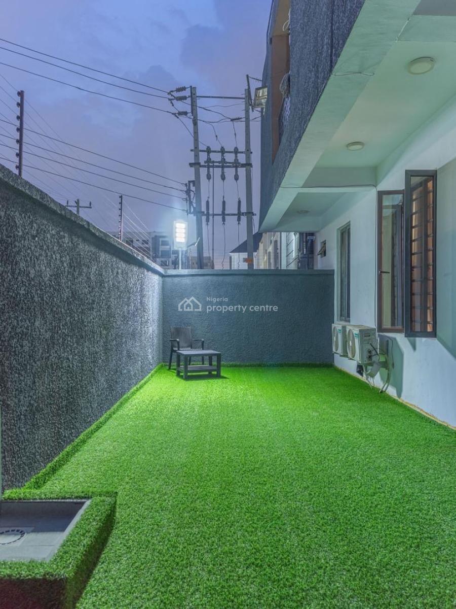 Brand New 1 Bedroom Apartment with a Ps5, Snooker, Tennis,swimming Poo, Lekki Phase 1, Lekki, Lagos, Flat / Apartment Short Let