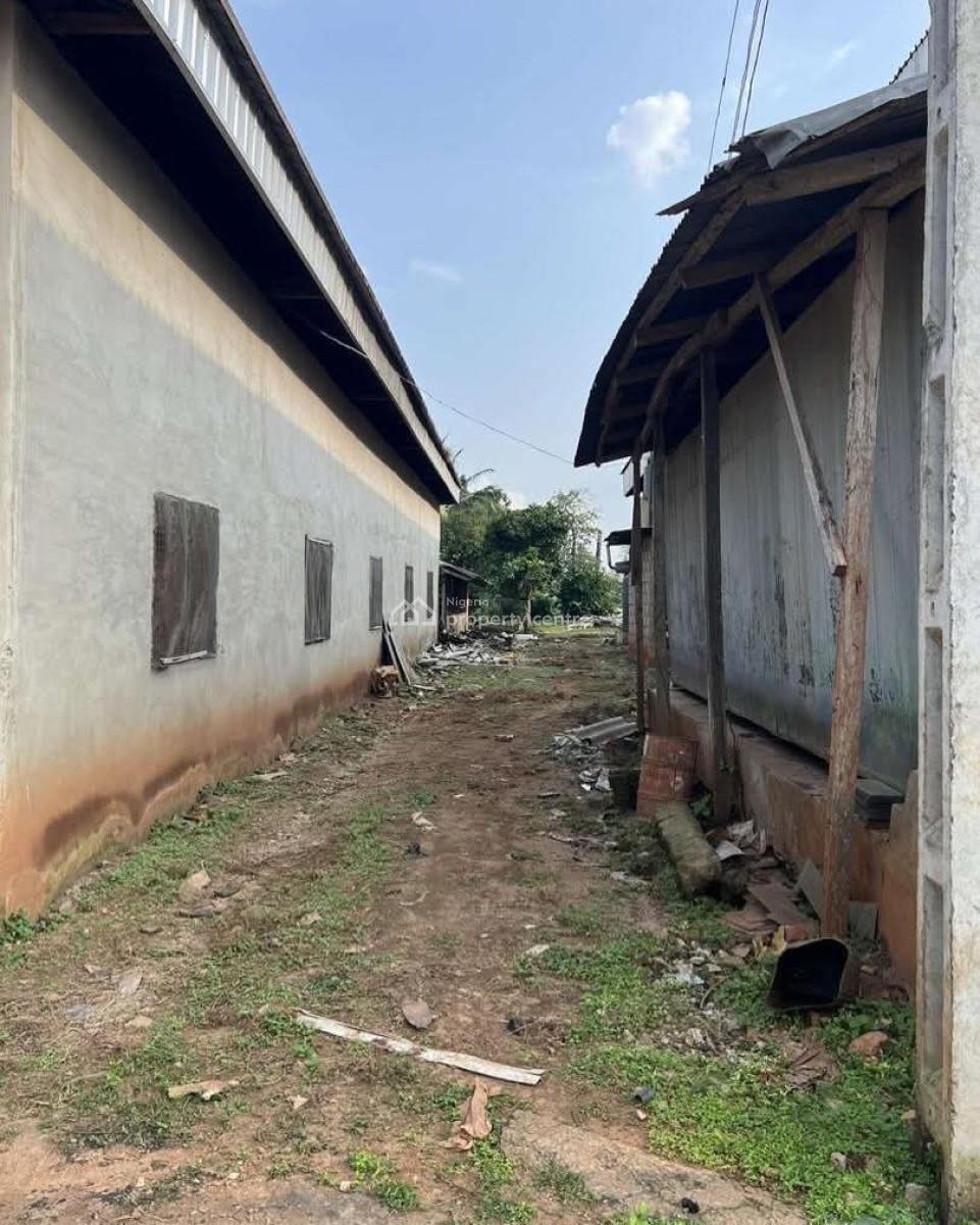 Tenement Flats Warehouses, Bungalow Houses, Etc Land Size: 6 Acres, Old-ife Road, Airport Junction, Ibadan, Oyo, Mixed-use Land for Sale