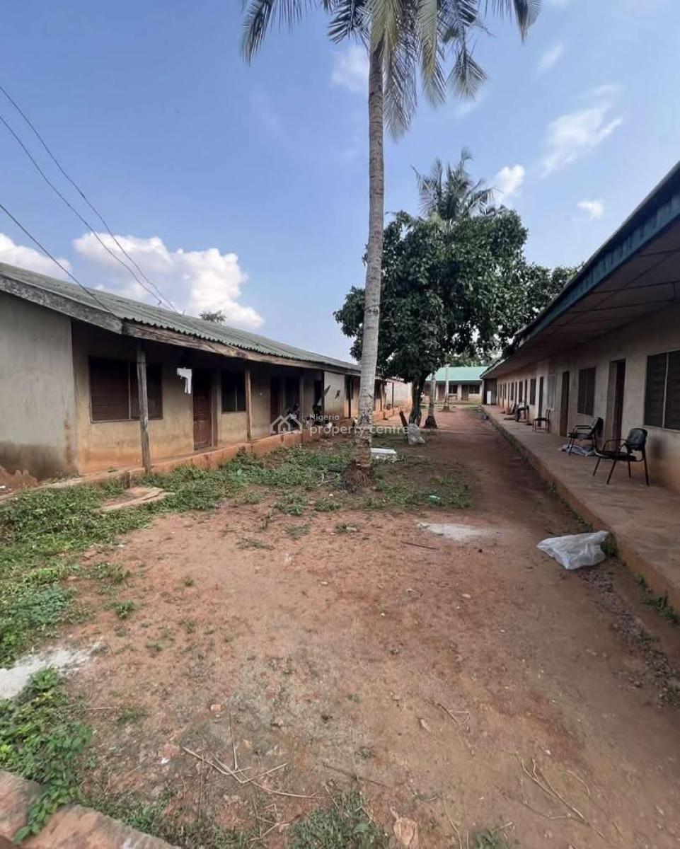 Tenement Flats Warehouses, Bungalow Houses, Etc Land Size: 6 Acres, Old-ife Road, Airport Junction, Ibadan, Oyo, Mixed-use Land for Sale